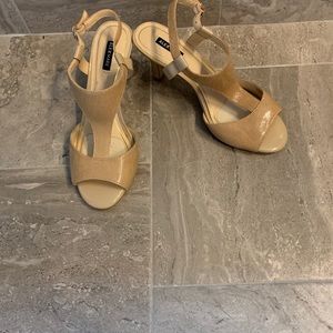 Tan ladies 7 1/2 shoes made by Alex Marie wore 1x